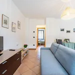 Guesthost - Casa Emilia - Cozy In Διαμέρισμα