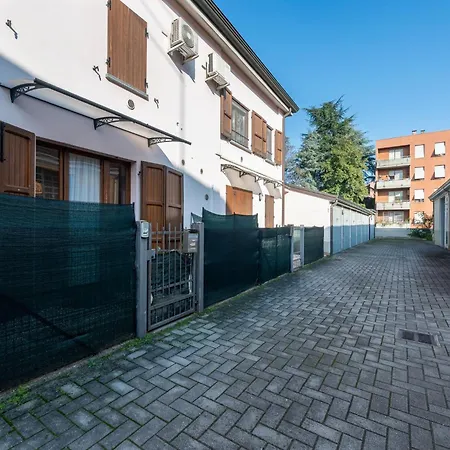 Guesthost - Casa Emilia - Cozy In *