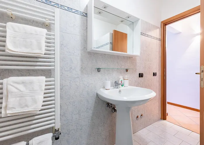 Guesthost - Casa Emilia - Cozy In